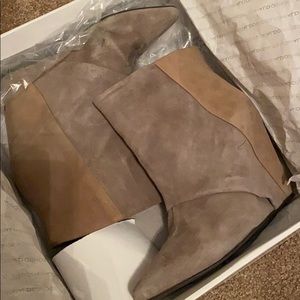 Aldo booties, beige